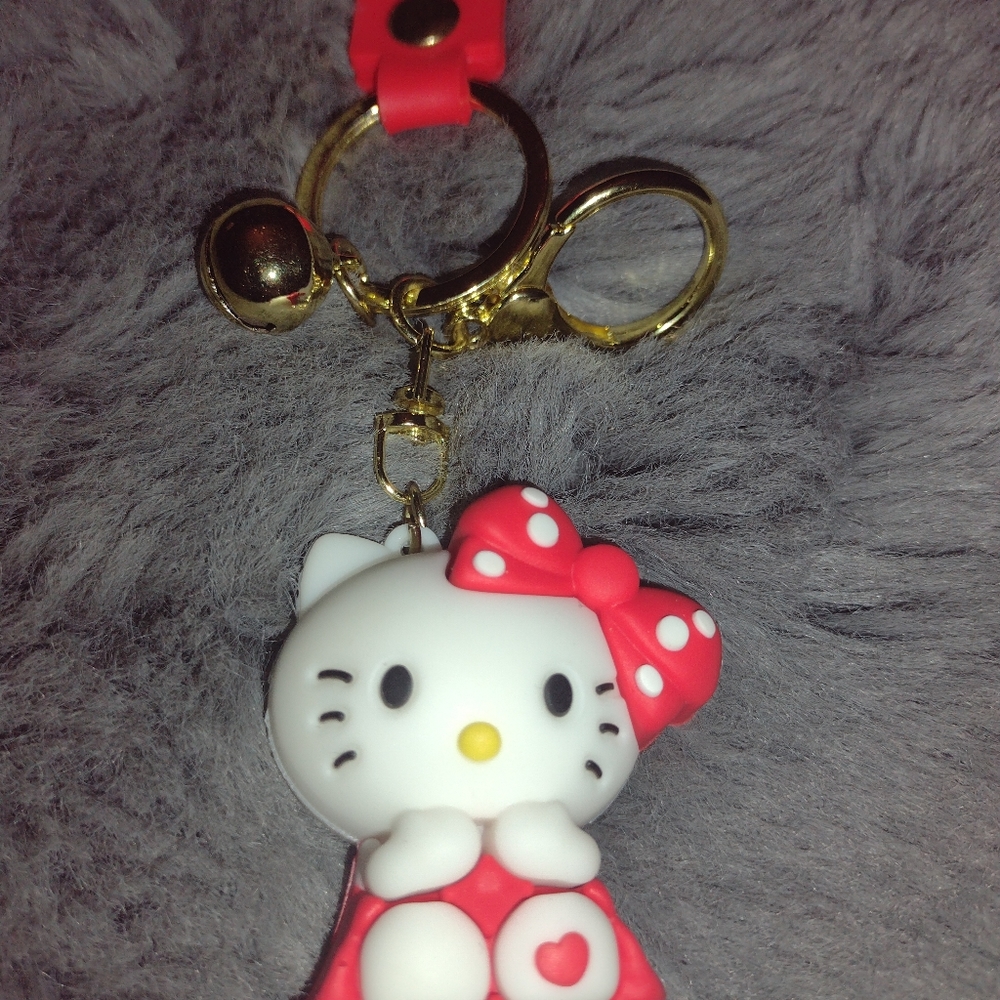 Hello Kitty Red Keychain. - Picture 2 of 4